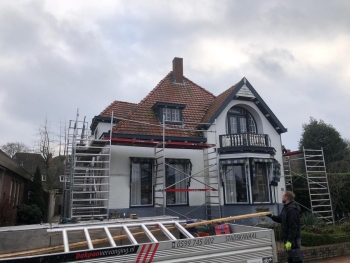 Dakvernieuwing van een compleet dak van herenhuis in Veendam Dakvernieuwing van een compleet dak van herenhuis in Veendam