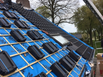 Woning in Zuidbroek voorzien van ZEP zonneceldakpannen Woning in Zuidbroek voorzien van ZEP zonneceldakpannen