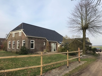 Nieuwe dakpannen gelegd op Woonboerderij in Odoornerveen Nieuwe dakpannen gelegd op Woonboerderij in Odoornerveen