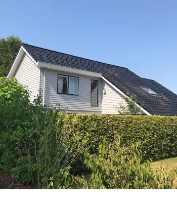 Dakpannen vervangen en indaksysteem zonnepanelen geplaatst in Klijndijk