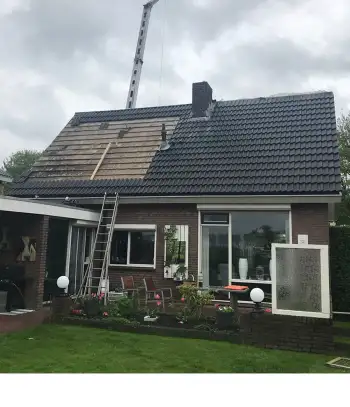 Meedhuizen dakpannen vervangen binnen 2 dagen