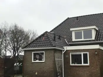 Nieuw weerdinge nieuwe pannen de Madura leikleur en een nieuw dakkapel geplaatst