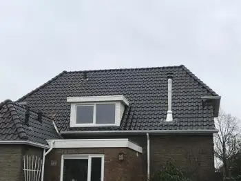 Nieuw weerdinge nieuwe pannen de Madura leikleur en een nieuw dakkapel geplaatst