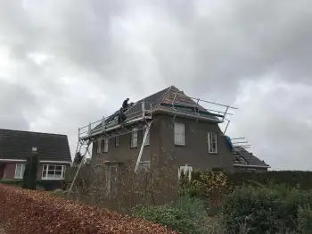 Nieuw weerdinge nieuwe pannen de Madura leikleur en een nieuw dakkapel geplaatst