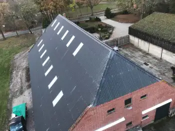 Dakpanvervanging heeft Nelskamp F12U dakpannen gelegd op boerderij in Ter Maars - Groningen