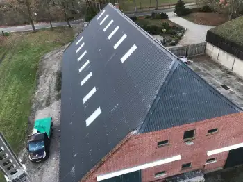 Dakpanvervanging heeft Nelskamp F12U dakpannen gelegd op boerderij in Ter Maars - Groningen