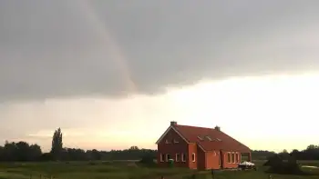 In Veele Oude Holle 451 vieilli rode dakpannen van Koramic gelegd