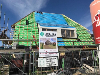 In Winschoten voor Hofstra Hulshof Bouw F-8,5 dakpannen van Nelskamp gelegd. In Winschoten voor Hofstra Hulshof Bouw F-8,5 dakpannen van Nelskamp gelegd.