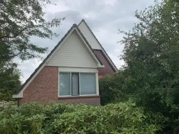 Nieuwe Nelskamp F12 dakpannen gelegd op woning in Kollum