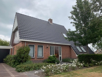 Nieuwe Nelskamp F12 dakpannen gelegd op woning in Kollum Nieuwe Nelskamp F12 dakpannen gelegd op woning in Kollum
