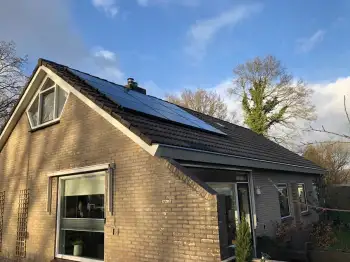 Nieuwe dakpannen voor semi-bungalow in Rolde