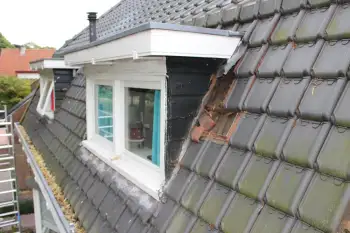 Koramic stormpanen leggen op jaren 30 woning in Stadskanaal