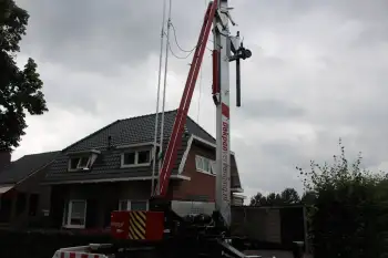 Koramic stormpanen leggen op jaren 30 woning in Stadskanaal