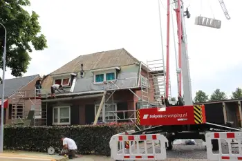 Koramic stormpanen leggen op jaren 30 woning in Stadskanaal