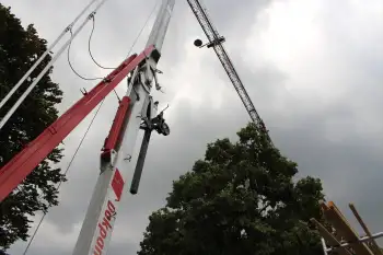 Koramic stormpanen leggen op jaren 30 woning in Stadskanaal