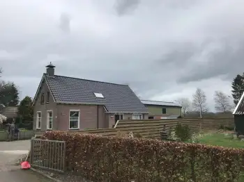 Zevenhuizen de dakpannen van de woning vervangen met Nelskamp H15